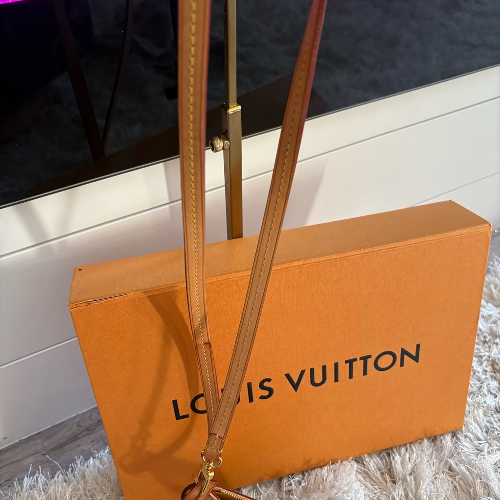 Louis Vuitton cassette card holder - Picture 9 of 10